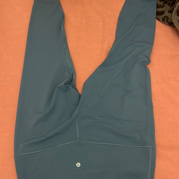Lululemon 25inch Align leggings size 16 - Picture 2 of 3